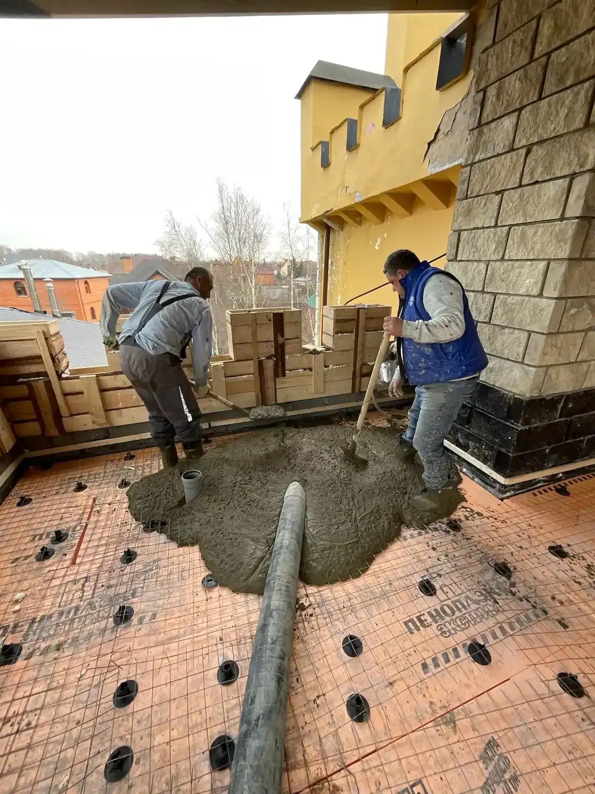 Бетонирование усиленной плиты перекрытия